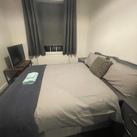 Super Streatham Room Лондон Екстериор снимка